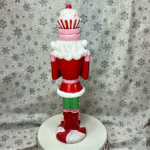 Sweet Treat Bakery Cupcake Soldier Nutcracker Countdown To Christmas Calendar - Picture 3 of 12